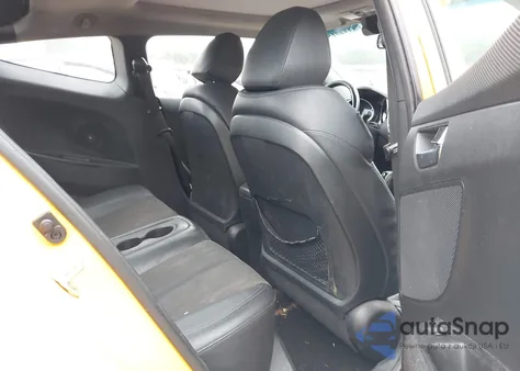 2014 Hyundai Veloster Base W/Black z USA, uszkodzony, nr VIN KMHTC6AD2EU192624